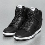 Baskets Nike Dunk Sky High Essential en noir