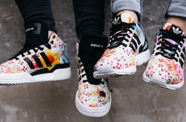 adidas avec motif fleurs