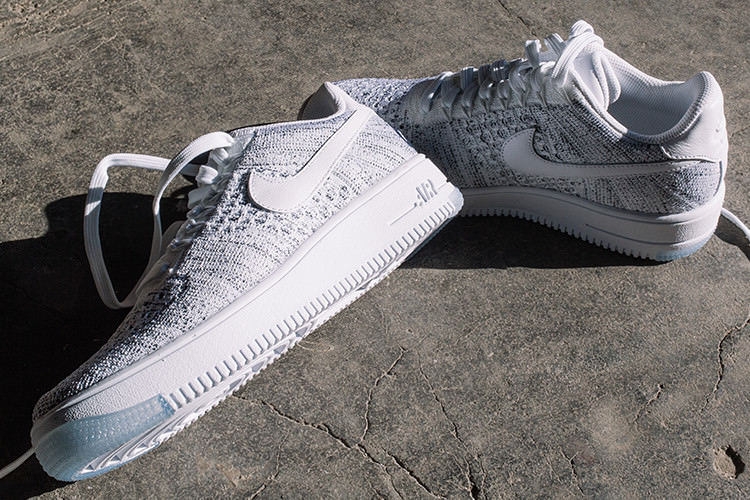 Air-Force-1-Flyknit-Low_blanc-coloré