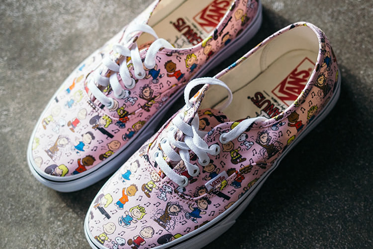 Vans-Peanuts-Authentic-en-rose