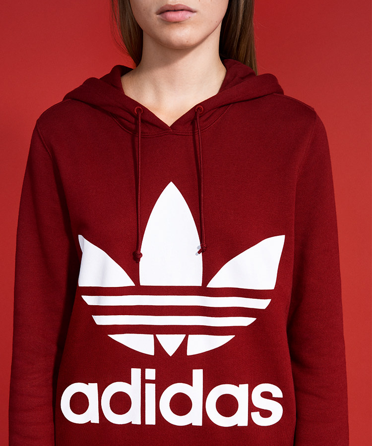 adicolor-rouge-adidas-pull-capuche