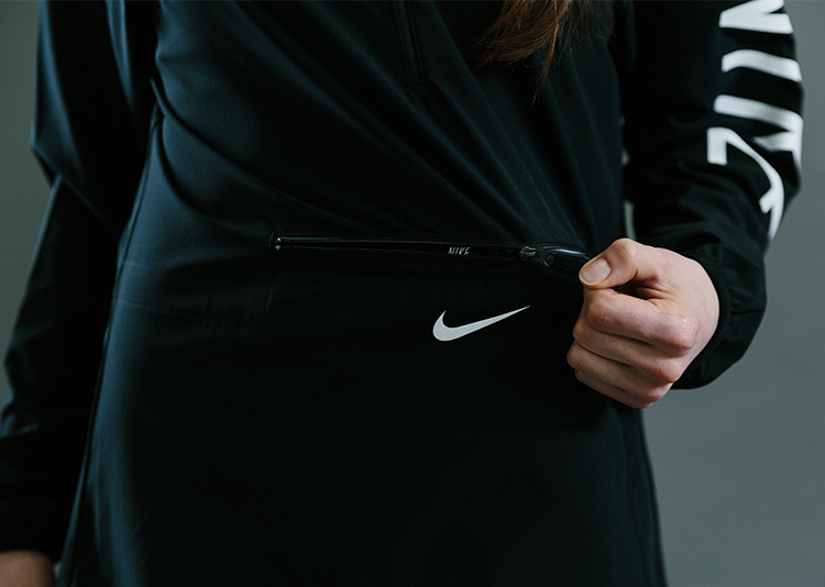 détail_poche_veste_femme_nike_flex