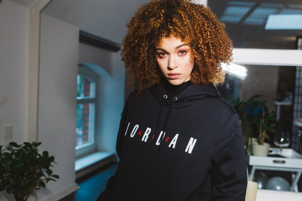 sweat_capuche_femme_jordan