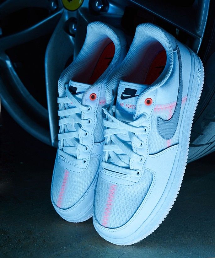 Nike-Air-Force-1-blanc-gris-rose